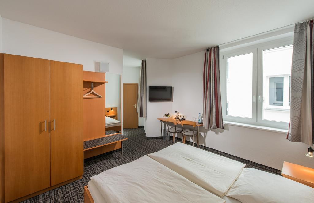 City Hotel Эйзенах Экстерьер фото